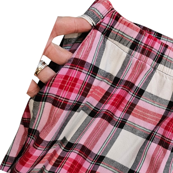 Victoria's Secret Pink and Black Plaid Pajama Pants - Picture 4 of 11